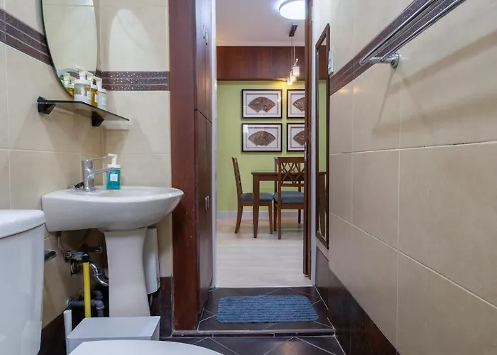 2br Forbeswood Heights Forbestown Bgc Apartamento *