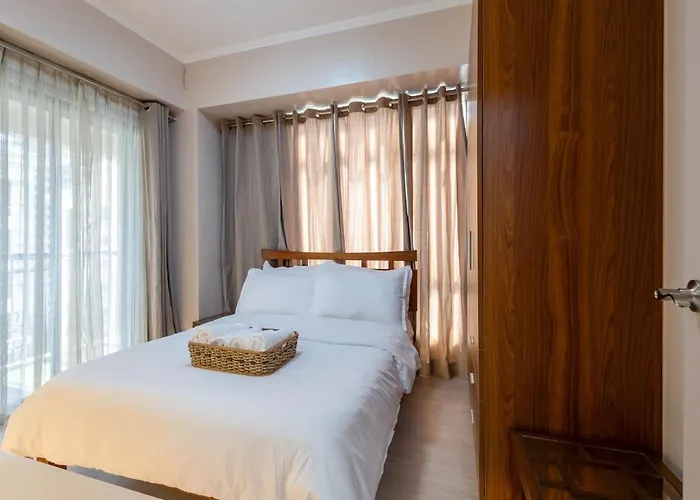 2br Forbeswood Heights Forbestown Bgc *